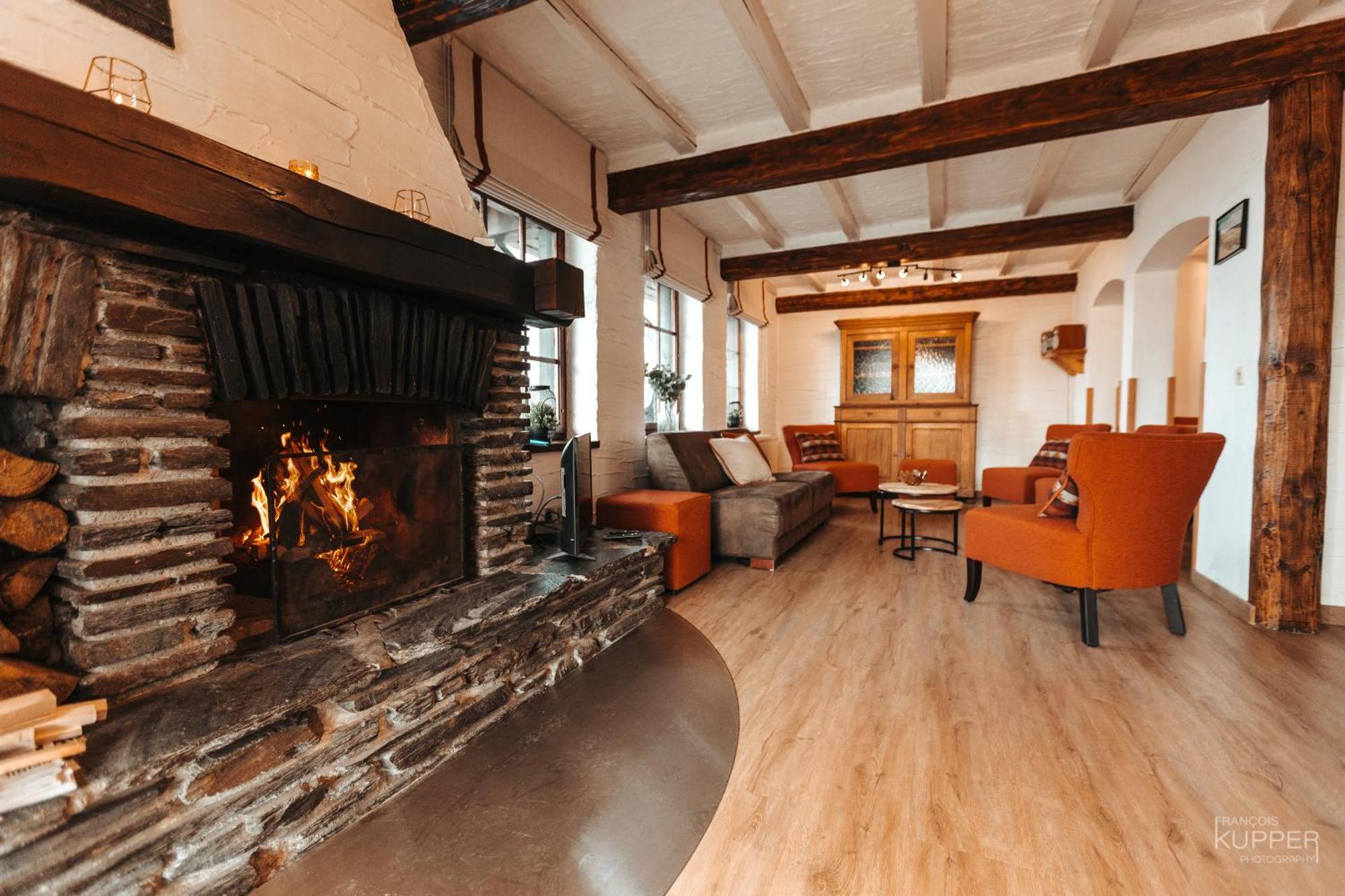 Le Grand Cerf 25 Pers, Malmedy- Chalet Rustique, Jardin Bagian luar foto